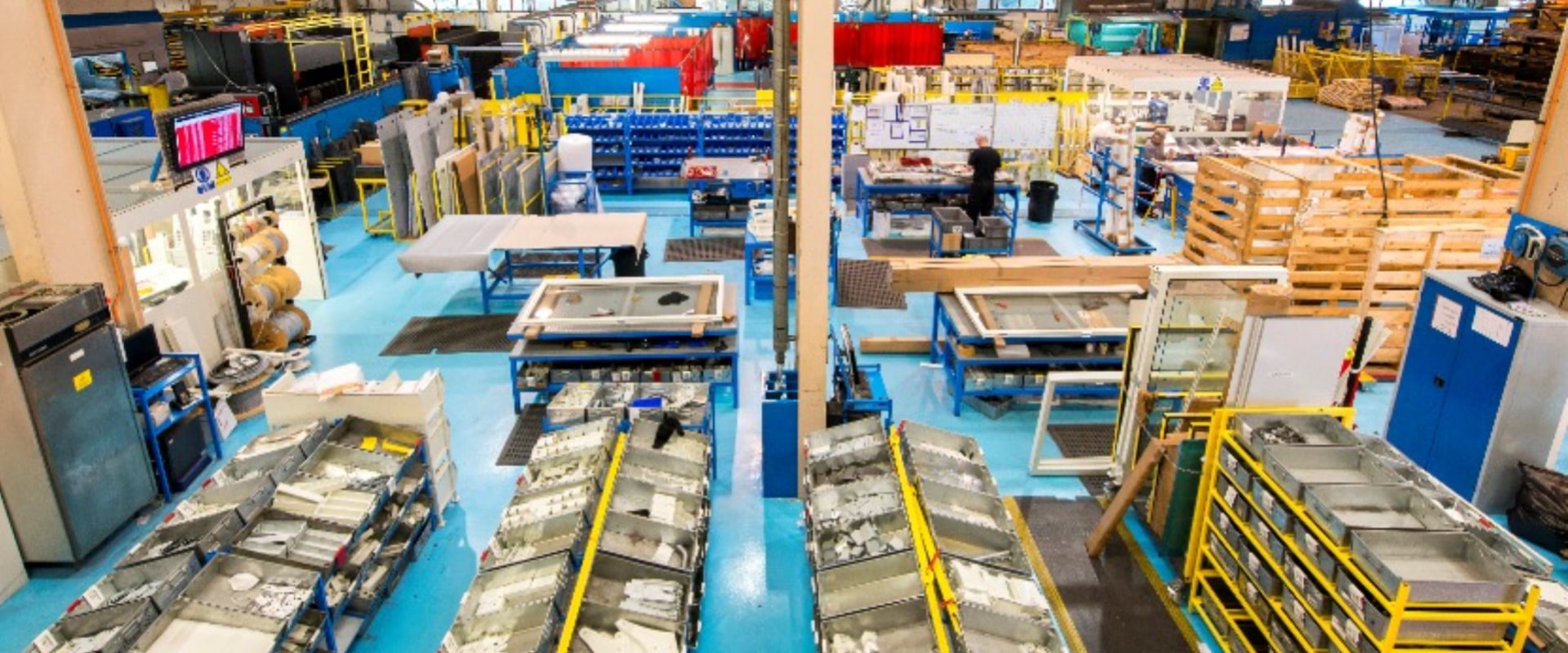 Moving Objects in Tight Spaces: Exploring the Uses of Lifting Equipment