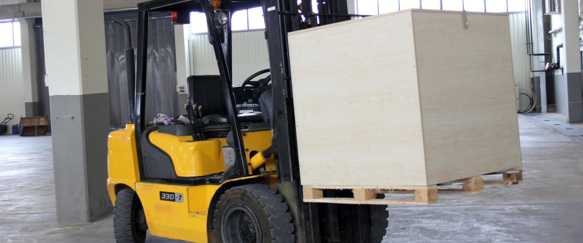 Forklifts & Pallet Jacks: An Overview